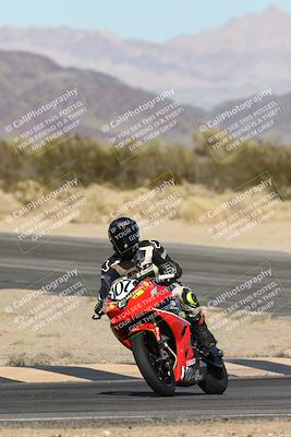 media/Dec-07-2025-CVMA (Sun) [[3e7d2de5dc]]/Race 9-Formula UL Shootout/